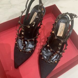 Valentino Garavani Rockstud Heels!